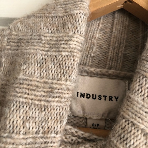 Sweater - Picture 4 of 4